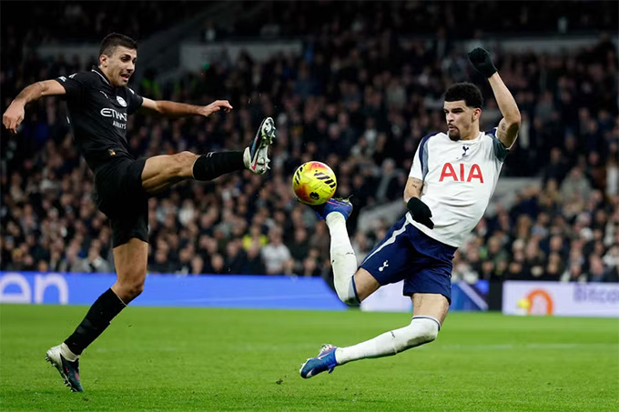 Man City bị cầm hòa 2-2 trên sân của Tottenham, dù dẫn trước 2-0