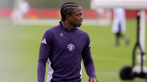  'Người thừa' của MU bức xúc vì bị BLĐ chặn cửa ra đi