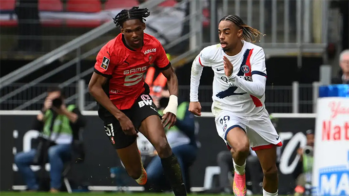 Jeremy Jacquet có thể là tương lai lâu dài ở hàng thủ Liverpool