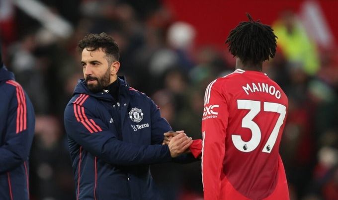 HLV Ruben Amorim từng hắt hủi Kobbie Mainoo vì cho rằng anh không thể đá cặp với Casemiro ở tuyến giữa của MU