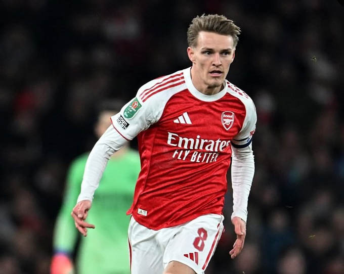 Arteta không mạo hiểm với Odegaard