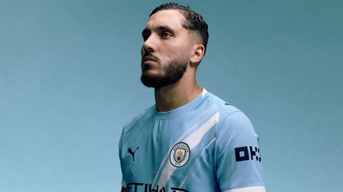 Rayan Cherki không thể ra sân ở trận gặp Newcastle