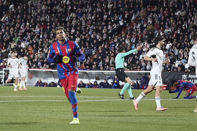 Lamine Yamal liên tục tỏa sáng trên hành trình chinh phục các danh hiệu của Barca