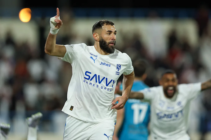 Benzema lập hat-trick ngay trận ra mắt Al Hilal