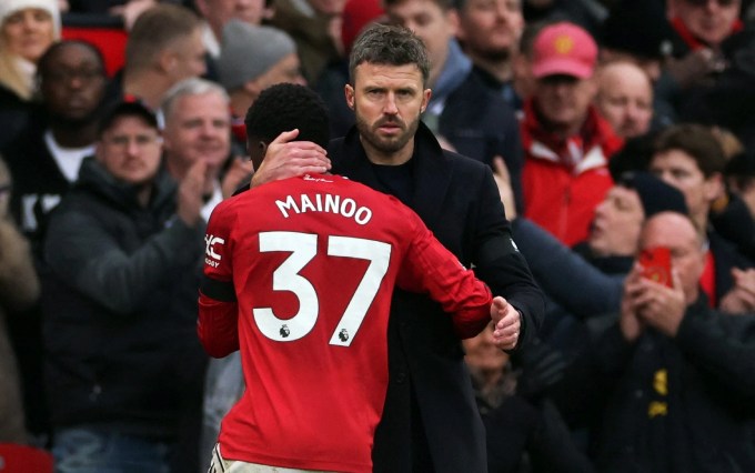 Carrick đang biến MU thành ứng viên đua vô địch