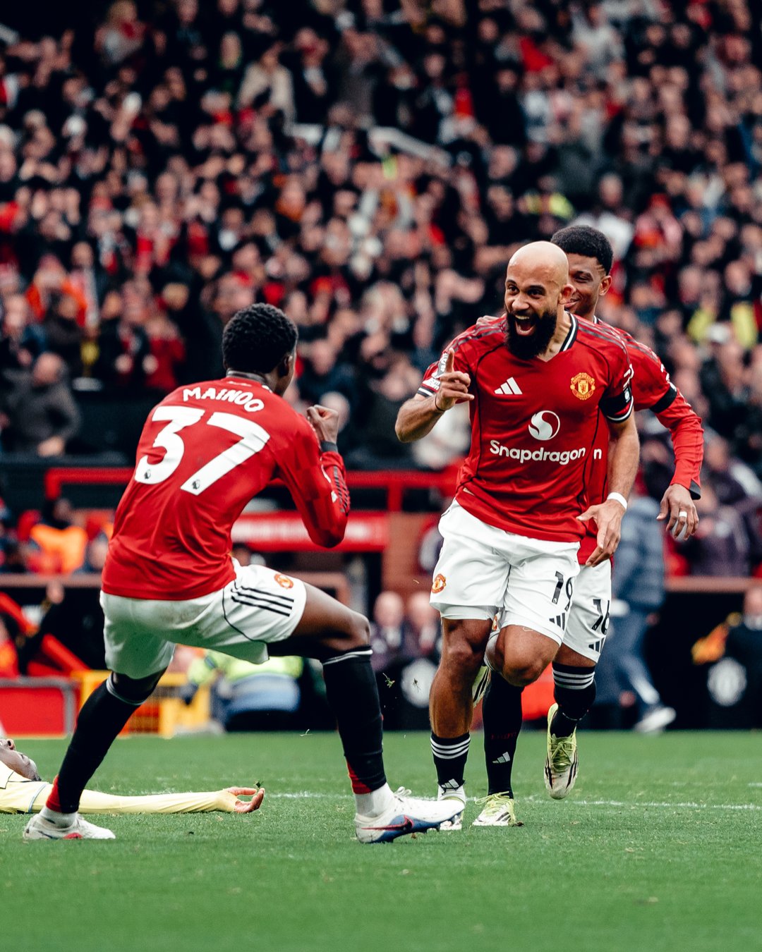 Mbeumo ăn mừng bàn thắng vào lưới Tottenham