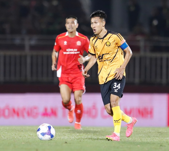 Ngọc Tân đã chỉ huy đồng đội có một trận đấu rất ấn tượng - Ảnh: Anh Khoa 