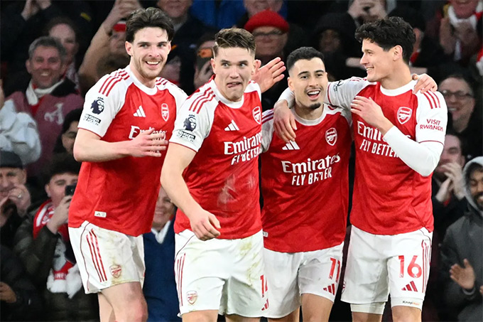 Arsenal đang tăng tốc mạnh mẽ trong cuộc đua vô địch
