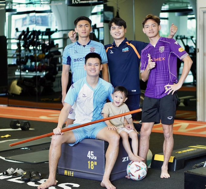 Tấn T tập hồi phục cùng 2 đồng đội Vĩ Hào và Việt Cường. Ảnh: FBNV