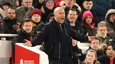  Quyết định tệ hại của Arne Slot khiến Liverpool sụp đổ trước Man City