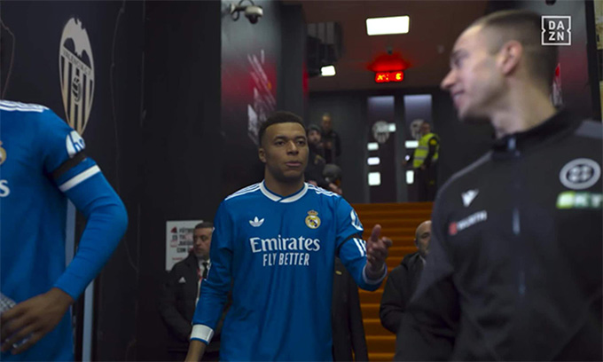 Kylian Mbappe "var" với trọng T thứ tư ở trận gặp Valencia