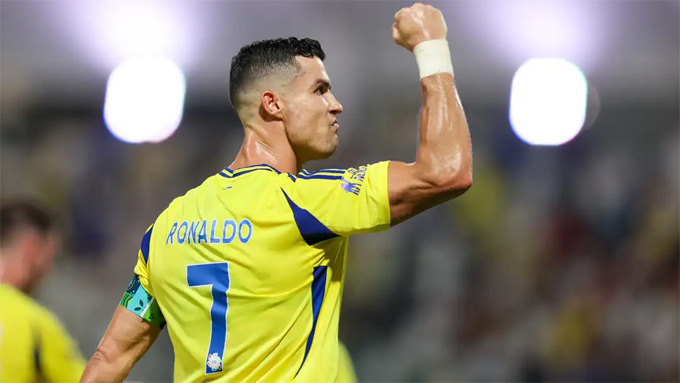 Ronaldo trong màu áo Al Nassr 