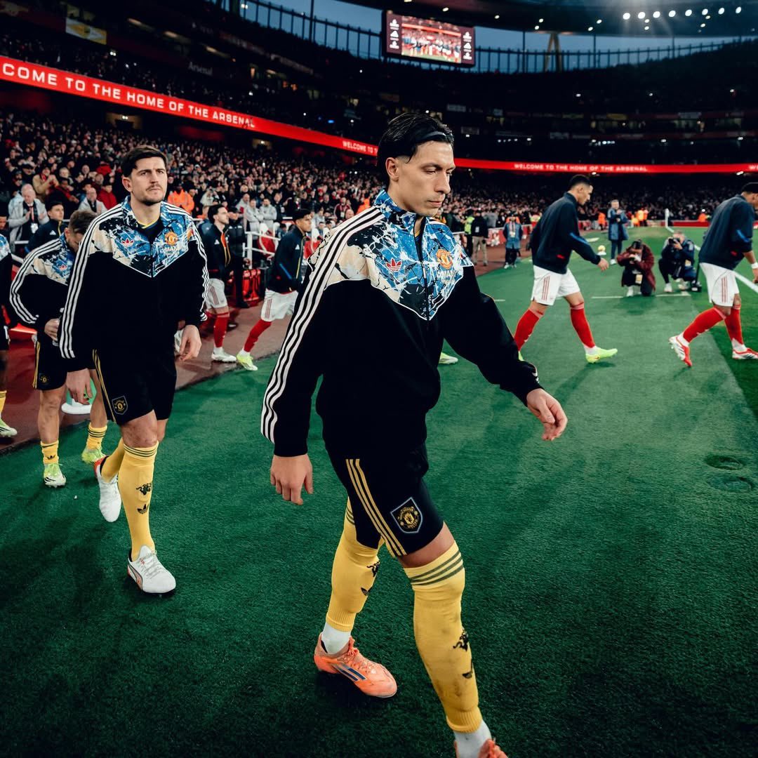 Lisandro Martinez đang chơi ổn định ở MU