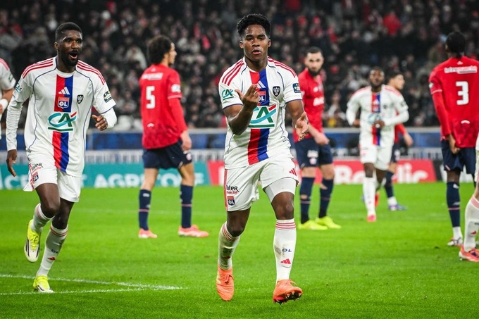 Rời Real Madrid, Endrick lập tức bùng nổ khi được "cởi trói" ở Lyon.