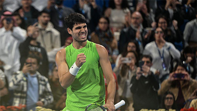Alcaraz mở màn thắng lợi tại Doha Open