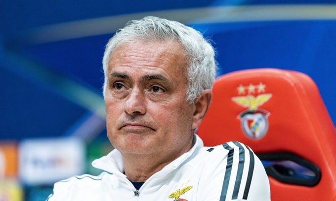 Mourinho có điều khoản rời Benfica vào cuối mùa với giá 0 đồng