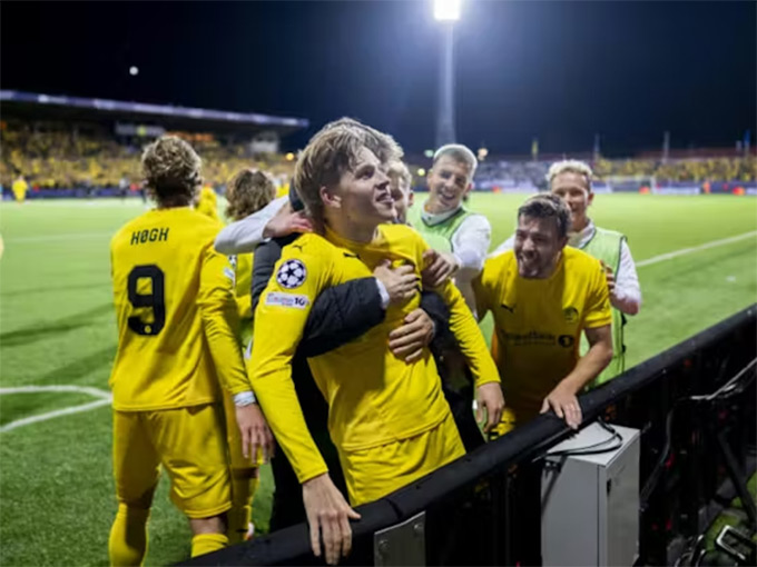 Bodo Glimt đặt một chân vào vòng 1/8