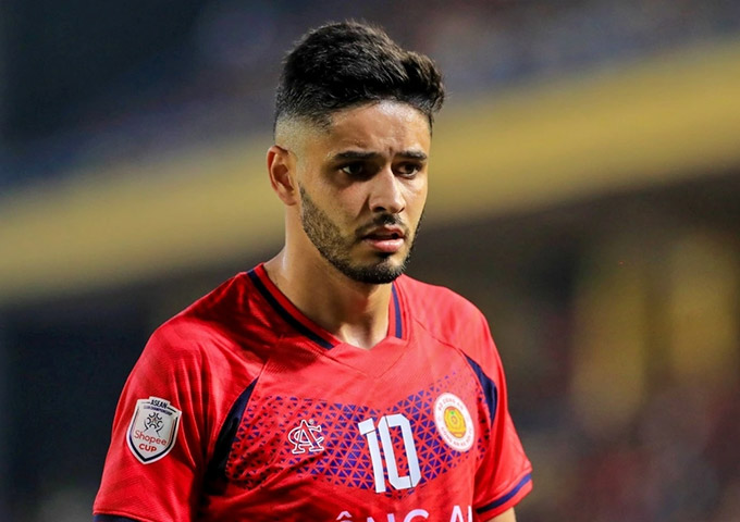 Leo Artur đối diện với án phạt từ phía AFC sau tấm thẻ đỏ trong trận CLB Công an Hà Nội gặp Tampines Rovers