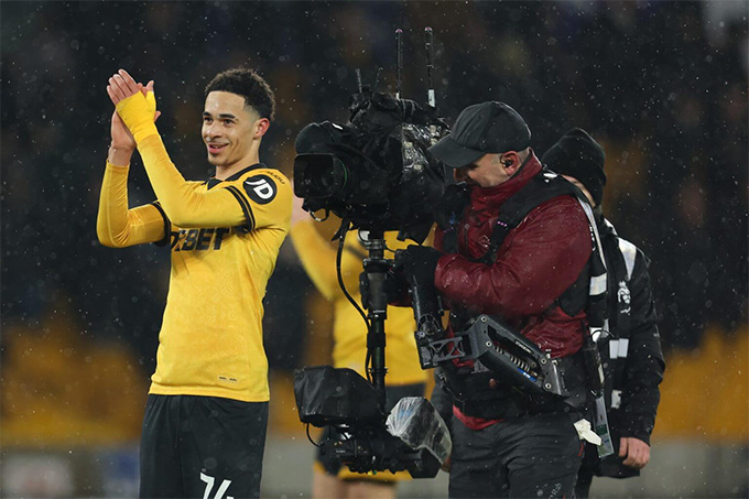 Người ta sẽ còn nhắc nhiều đến cái tên Tom Edozie, "kẻ thủ ác" cho Arsenal