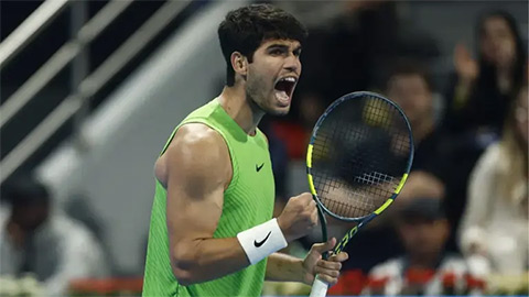  Alcaraz ngược dòng hạ Khachanov, lần đầu vào bán kết Doha Open