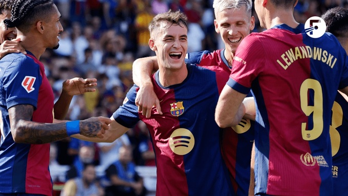 Casado ăn mừng bàn thắng 