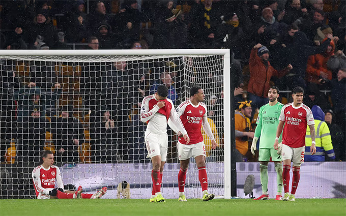 Arsenal vừa đánh rơi điểm số trước Wolves