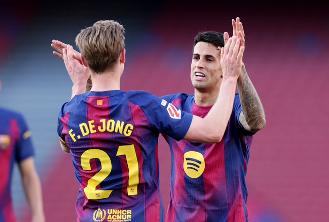 Barca thắng dễ Levante