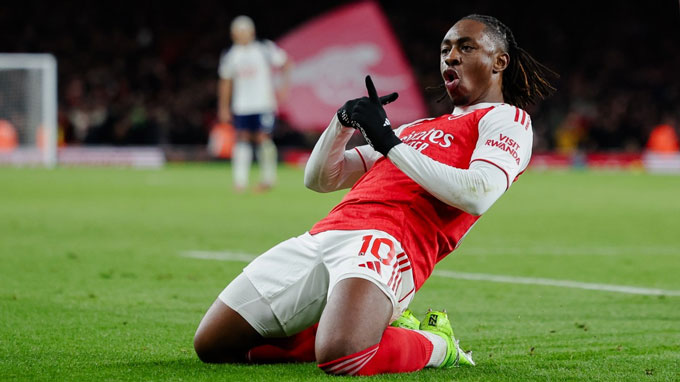 Eze lập cú đúp cho Arsenal