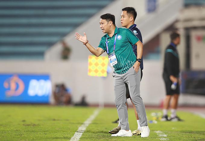 HLV Vũ Hồng Việt trở lại dẫn dắt Nam Định - Ảnh: Đức Cường