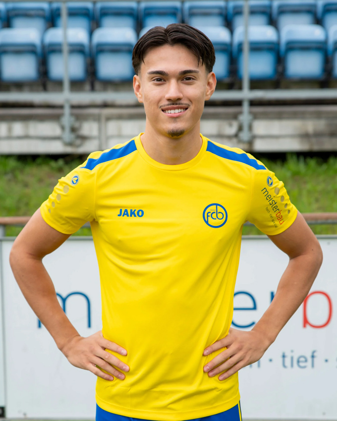 Kenny đang khoác áo FC Balzers