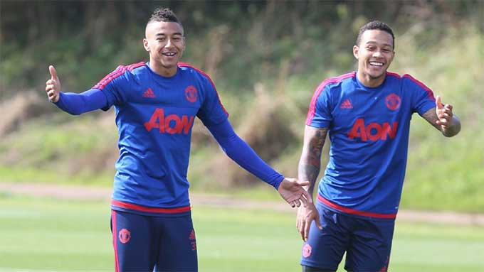 Lingard từng là đồng đội của Depay ở MU