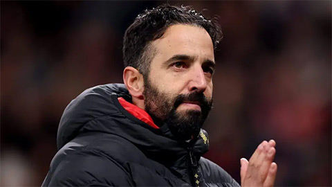  MU 'ôm đầu máu' vì Amorim