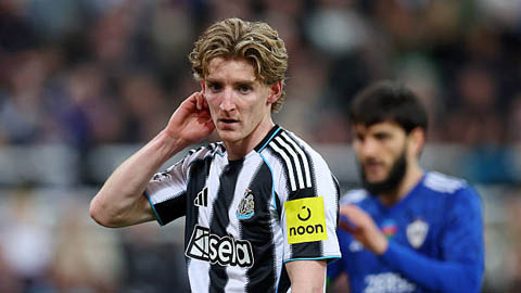  Arsenal vượt mặt Liverpool ở cuộc đua giành Gordon