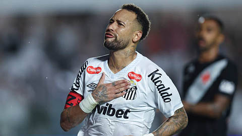  Neymar ăn vạ trơ trẽn trong ngày lập cú đúp