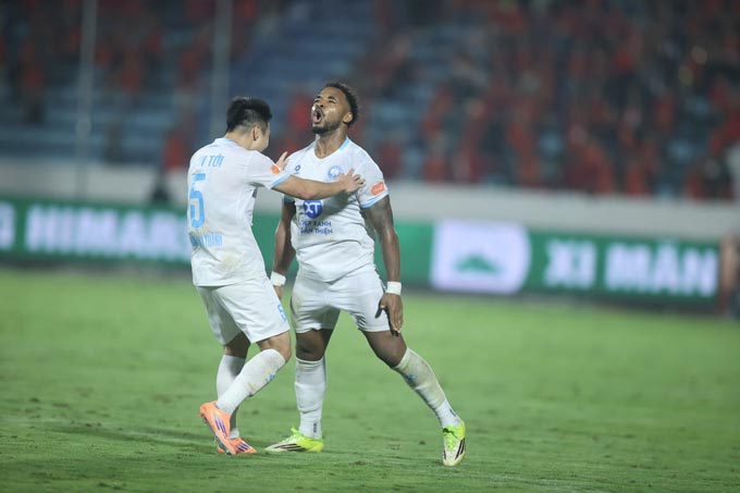 Xuân Son nổ súng sau 4 trận trở lại tại V.League 2025/26. Ảnh - Đức Cường