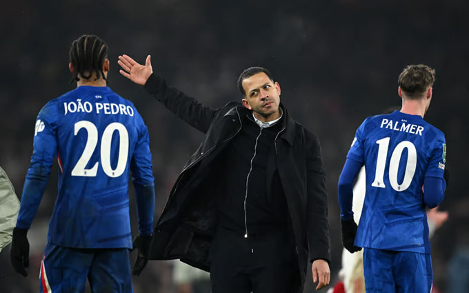 HLV Rosenior vẫn rất tự tin nhưng thực tế là Chelsea còn kém Arsenal khá xa