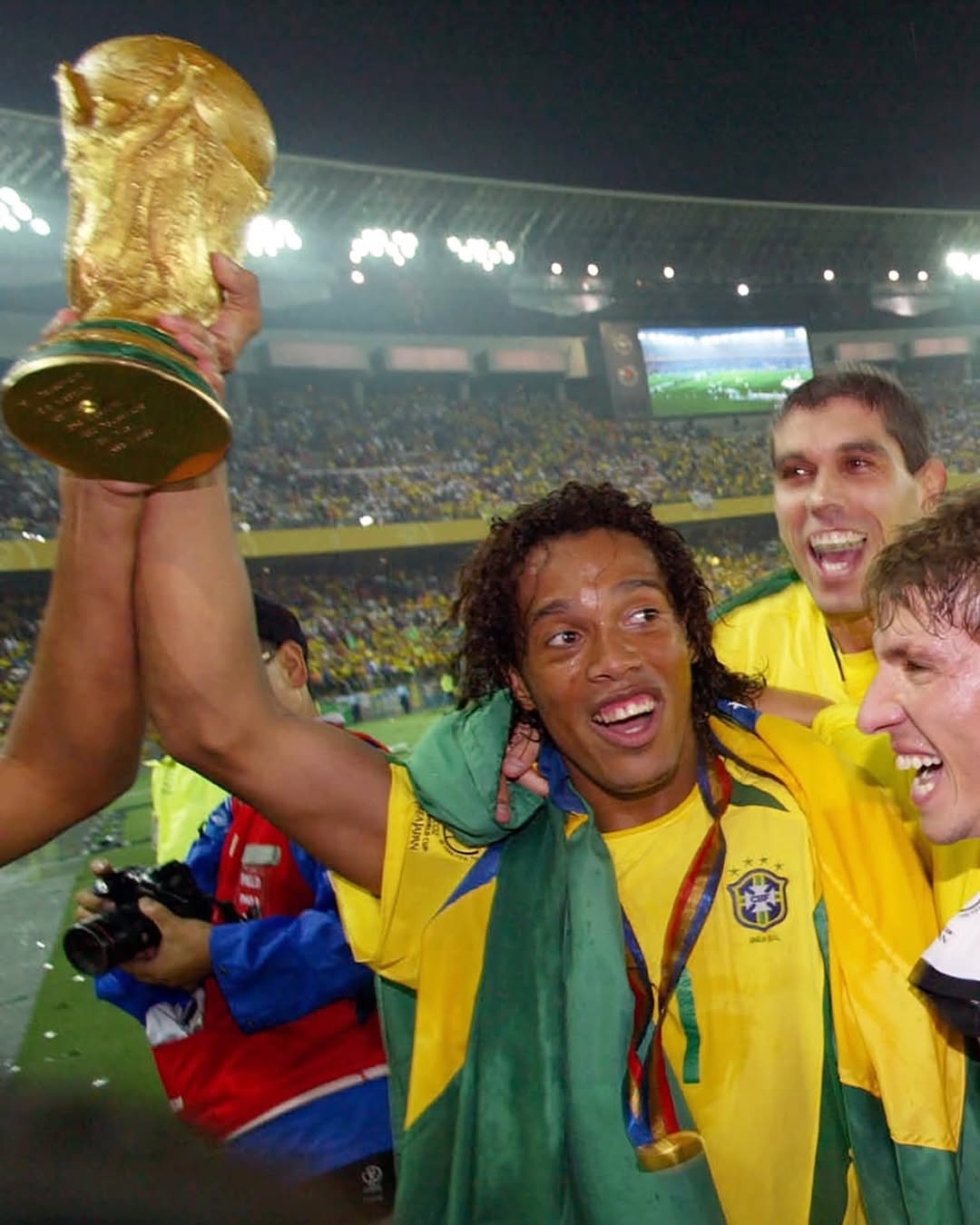 Ronaldinho đã mang lại niềm vui vô bờ bến cho NHM