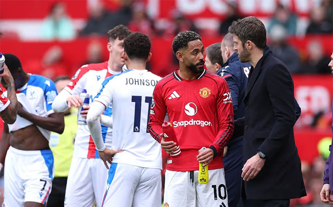 Ông nhận được sự ủng hộ của các học trò - điều cốt yếu để dẫn dắt một đội bóng như MU