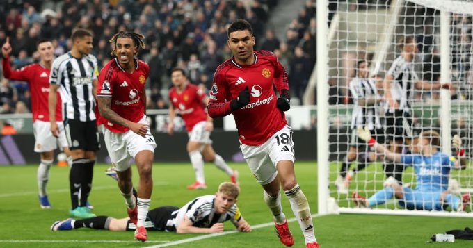 Rút Casemiro là sai lầm rõ ràng của Carrick