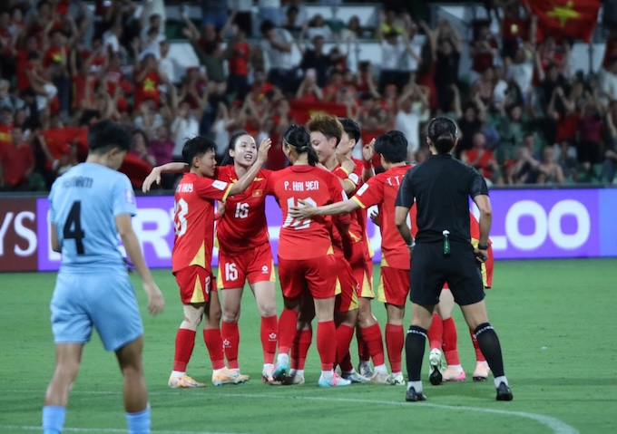 ĐT nữ Việt Nam được thẳng 500 triệu đồng sau trận thắng Ấn Độ. Ảnh: VFF 