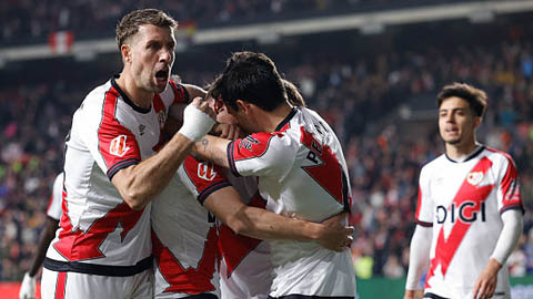  Oviedo của cựu sao Arsenal rất gần ngày xuống hạng