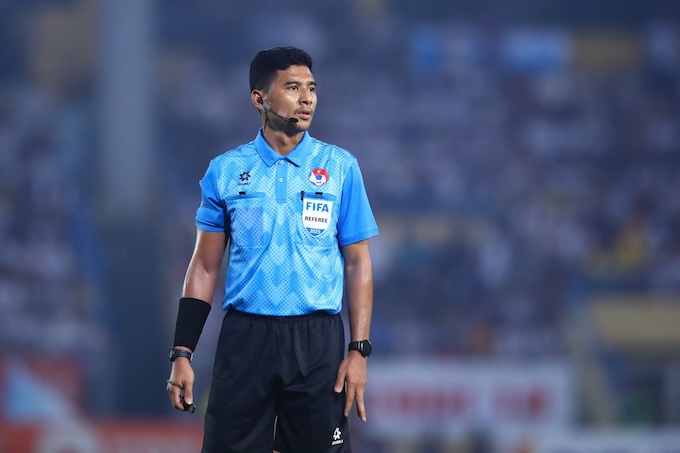 Trọng T Kamaruzaman từng điều hành nhiều trận đấu V.League. Ảnh: VFF 