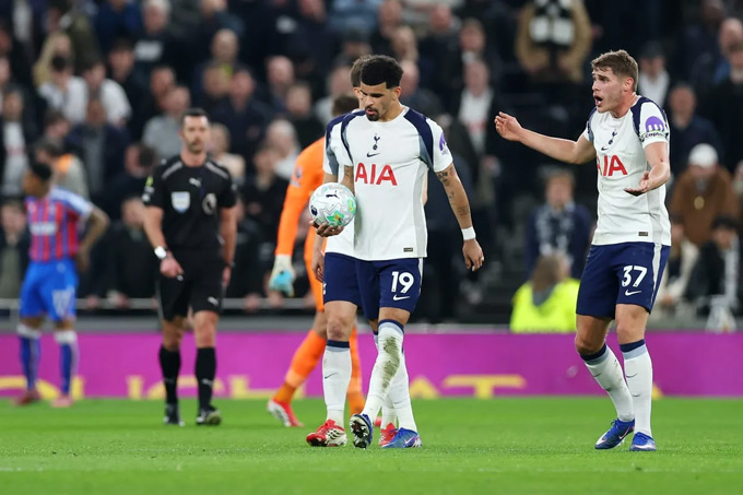 Tottenham cách nhóm rớt hạng đúng 1 điểm