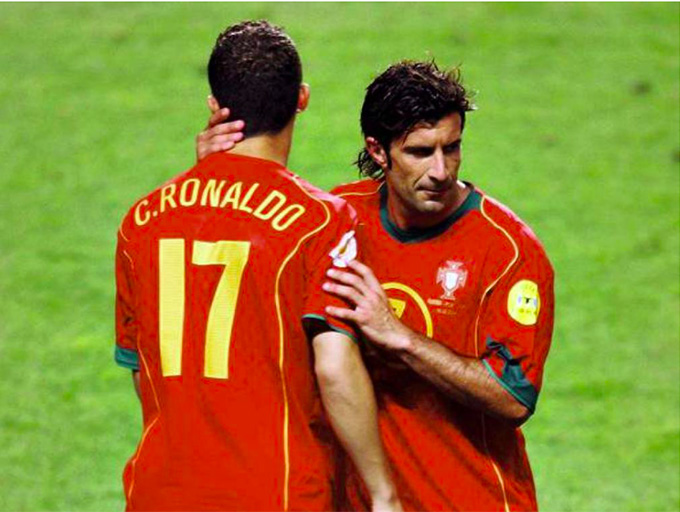 Cùng với Ronaldo và Eusebio, Figo tạo thành "bộ ba thần thoại" của bóng đá Bồ Đào Nha