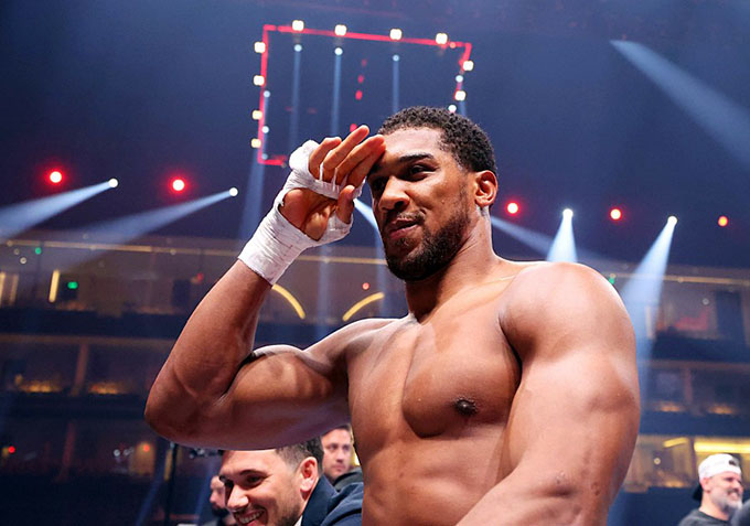 Anthony Joshua trở lại tập luyện sau chấn thương kinh hoàng