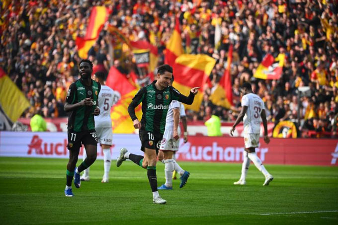 Thauvin nâng tỷ số lên 2-0 ở phút 46