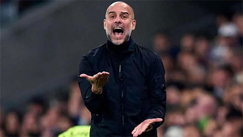  Pep Guardiola nổi điên với trọng tài dù Man City đánh bại Newcastle