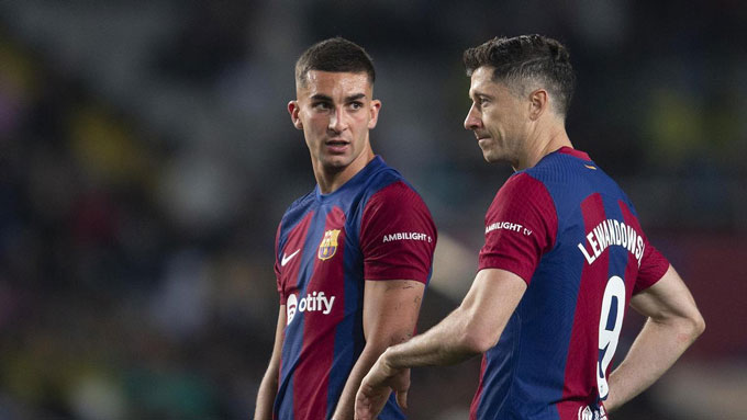 Cả Ferran Torres và Lewandowski đều đang không có phong độ tốt
