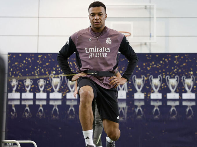 Mbappe đã tập luyện bình thường