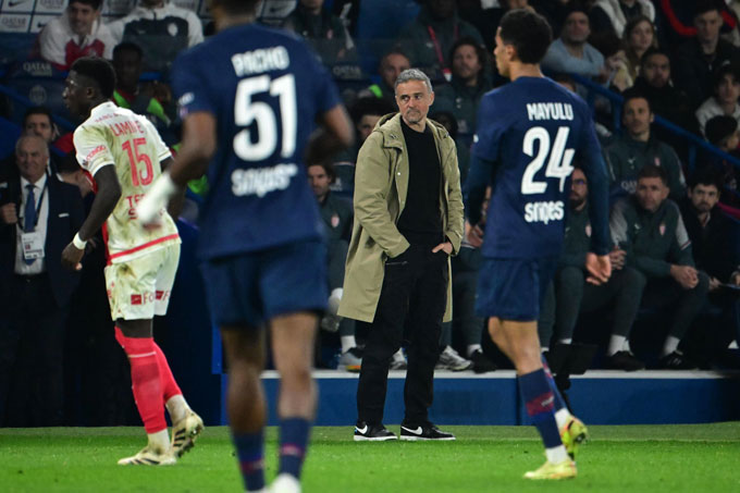 Enrique và các học trò vừa phải nhận thất bại đau đớn trước Monaco